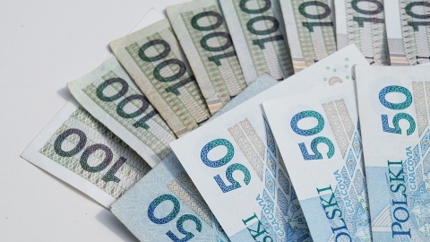 Rząd: proponowane minimalne wynagrodzenie w 2021 r.  2800 zł stawka godzinowa  18,30 zł