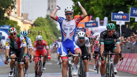 Giro dItalia 2019 - Demare wygrał 10. etap, Conti wciąż liderem