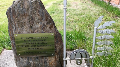 Obelisk ku pamięci szarży husarskiej w bitwie pod Kowalewem Pomorskim. Fot. Żaneta Walentyn/arch. PR PiK