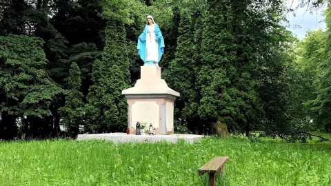 Figura Matki Boskiej postawiona w podzięce za szczęśliwe narodziny syna państwa Mieczkowskich. Fot. Żaneta Walentyn/arch. PR PiK