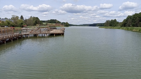 Zrewitalizowana plaża nad jeziorem Niskie Brodno. Fot. Monika Kaczyńska/PR PiK