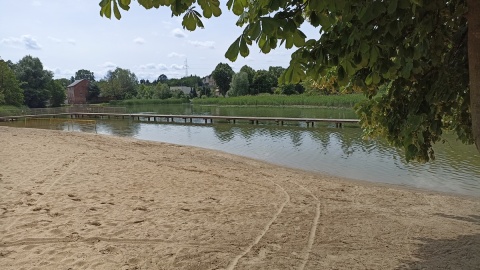 Zrewitalizowana plaża nad jeziorem Niskie Brodno. Fot. Monika Kaczyńska/PR PiK