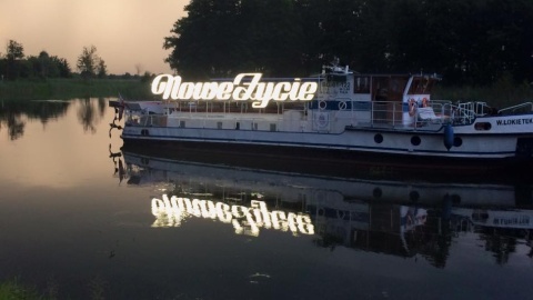 Neon Elżbiety Jabłońskiej w Berlinie