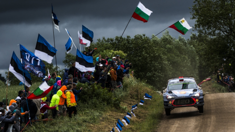 Rajdowe MŚ  Belg Neuville najlepszy w Rajdzie Polskim