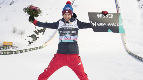 PŚ w skokach - Kamil Stoch z Kryształową Kulą i triumfem w cyklu Raw Air