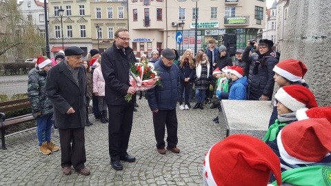 Ciepła czapka dla Kopernika i tort na jego imieniny. I to wcale nie w Toruniu