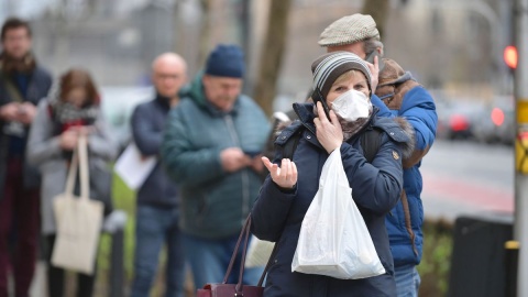 Ministerstwo Zdrowia: liczba zarażonych wzrosła do 425, pięć osób zmarło