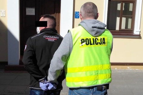 Spowodował wypadek i uciekł. Jest już w rękach policji