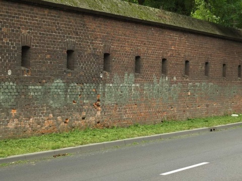 Napisy dawnej opozycji demokratycznej pod ochroną Inicjatywa w Toruniu