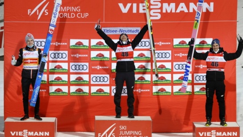 Kamil Stoch wygrał 39. indywidualne zawody Pucharu Świata. Dogonił Małysza