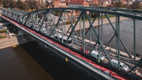 Most im. Piłsudskiego w Toruniu: piesi i rowerzyści mogą już z niego korzystać