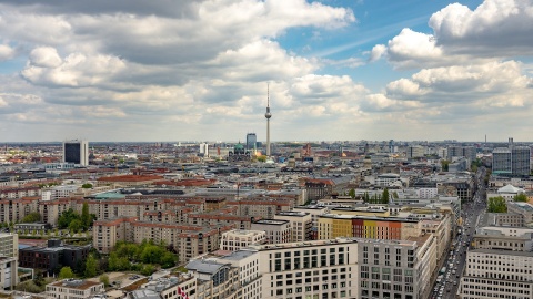 Niemieckie władze znoszą obostrzenia dla podróżnych z większości krajów