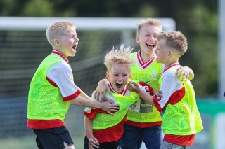 Piłka nożna wyzwala wiele radości - szczególnie u młodych piłkarzy