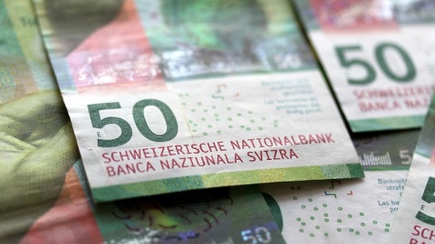 Kredyty frankowe to zmora nie tylko Polaków. Zaczęło się 30 lat temu w Austrii
