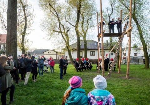 Kawalerowie z Szymborza gotowi do tradycyjnych przywołówek. A panny