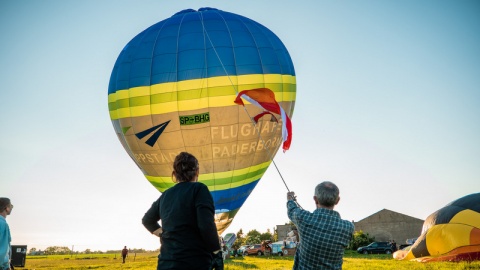 Nie patrzmy pod nogi, tylko w górę 30-metrowe balony nad Toruniem [zdjęcia]