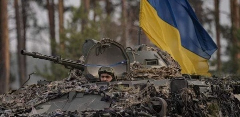 Władze na Ukrainie: Udało się sprowadzić do kraju ciała 541 poległych żołnierzy