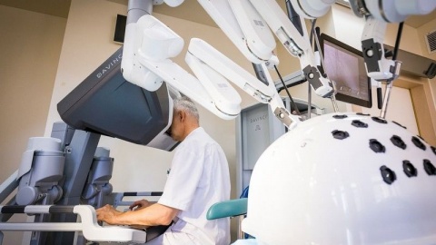 Najdroższy był robot chirurgiczny. W Toruniu wręczono umowy na wsparcie z RPO
