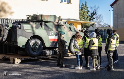 Uczniowie branżówki na zajęciach w wojsku. Program MON także w Bydgoszczy
