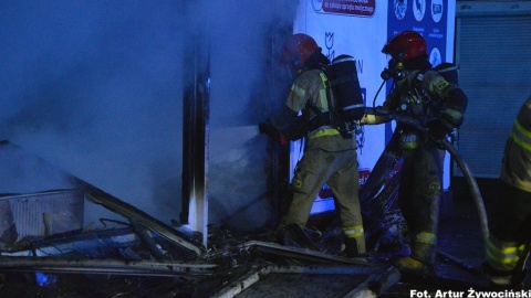 Pożar sklepu medycznego w centrum Bydgoszczy. Z ogniem walczyło pięć zastępów straży