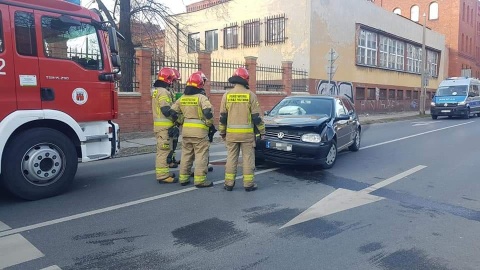 Pijany kierowca uderzył w ścianę budynku w Bydgoszczy. Na szczęście nikt nie ucierpiał
