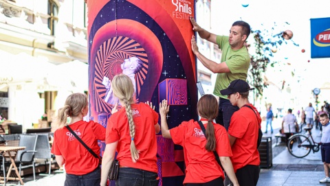 Festiwal w Chełmnie wciąga Rynek, uliczki i podwórka tętnią życiem dniem i nocą [zdjęcia]