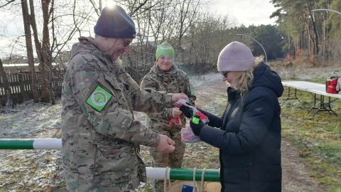 Śmieci leżą wszędzie, nawet pod lodem. Akcja sprzątania Fundacji Zielone Jutro