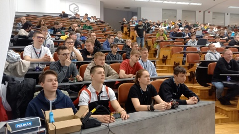 W rozgrywkach zorganizowanych przez Politechnikę Bydgoską udział wzięło ponad 50 zespołów ze szkół i placówek z całej Polski - w sumie prawie 250 uczestników/fot. Tatiana Adonis