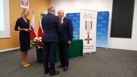 Trzynastu zasłużonych działaczy opozycji z naszego regionu otrzymało Krzyże Wolności i Solidarności/fot. Wiktor Sobociński