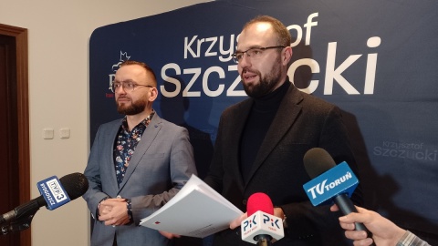 Politycy PiS z Torunia: Podwyżki dla nauczycieli nijak się mają do obietnic PO i Trzeciej Drogi