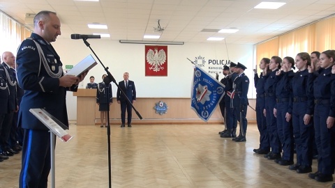 Trafią do komend w całym regionie. Ślubowanie nowych policjantów w Bydgoszczy [wideo, zdjęcia]