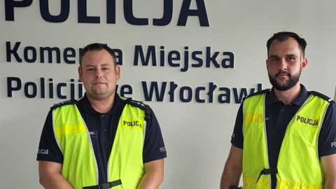 Policjanci włocławskiej drogówki uratowali nastolatka. Chłopak się dusił, tracił przytomność