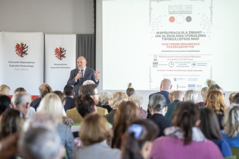 Sztuczna inteligencja na usługach organizacji pozarządowych Obowiązkowo