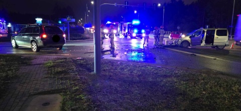 Zderzenie aut osobowych na Armii Krajowej w Bydgoszczy. Jedna osoba trafiła do szpitala