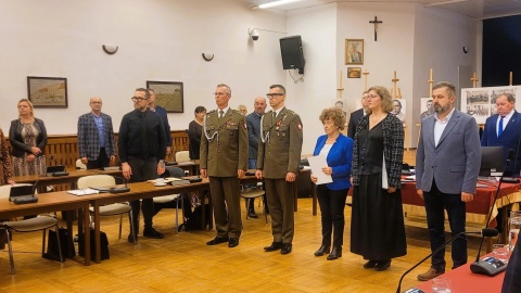 Towarzystwo Miłośników Historii Batalionu Obrony Narodowej Koronowa pielęgnuje pamięć o swoich żołnierzach. Podczas sesji rady miejskiej w Koronowie pośmiertnie awansowano mężczyzn walczących w szeregach tej formacji. To dowód uznania za obronę regionu w czasie II wojny światowej/fot. Gmina Koronowo/Facebook