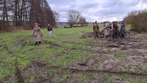 Pokazy walk, zabytkowe pojazdy, wystawy uzbrojenia i umundurowana to największe atrakcje pikniku historycznego który odbył się w Borównie Koło Chełmna. Wydarzenie zorganizowano w 80. rocznicę walk w tak zwanym „kotle toruńskim"/fot. Marcin Doliński