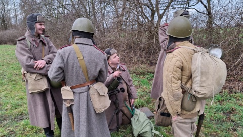 Pokazy walk, zabytkowe pojazdy, wystawy uzbrojenia i umundurowana to największe atrakcje pikniku historycznego który odbył się w Borównie Koło Chełmna. Wydarzenie zorganizowano w 80. rocznicę walk w tak zwanym „kotle toruńskim"/fot. Marcin Doliński