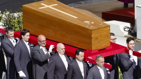 Msza św. pogrzebowa Papieża Franciszka/fot. PAP/EPA/FABIO FRUSTACI