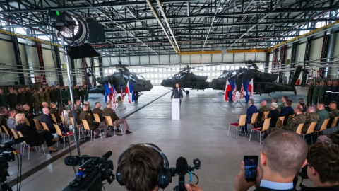 Wicepremier, minister obrony narodowej Władysław Kosiniak-Kamysz podczas konferencji prasowej na temat przyjęcia śmigłowców AH-64D APACHE/fot. Mikołaj Kuras, PAP