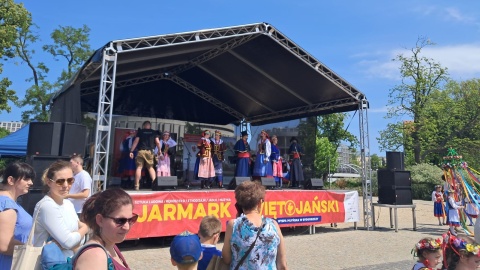 W ramach Jarmarku Świętojańskiego na scenie zaprezentował się Zespół Pieśni i Tańca „Ziemia Bydgoska”/fot: Magdalena Gill