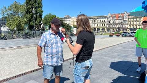 Stanowiska z saturatorami codziennie czekają na ul. Mostowej oraz obok placu zabaw na Wyspie Młyńskiej w Bydgoszczy/fot. Izabela Langner