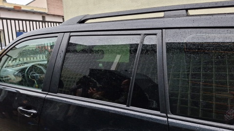 Doprowadzenie podejrzanego 29-letniego Kolumbijczyka do prokuratury w Świeciu. / Fot. Marcin Doliński
