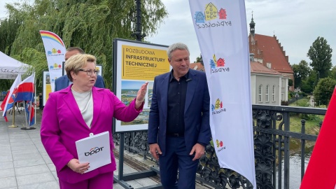 Uroczyste otwarcie wystawy na ul. Mostowej. / Fot. Natasza Trzebuchowska