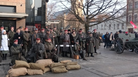 Inowrocław uczcił 106. rocznicę Powstania Wielkopolskiego. Była inscenizacja walk [zdjęcia]