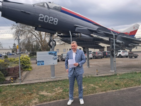 Poseł pyta, czy Wojskowe Zakłady Lotnicze nr 2 w Bydgoszczy mają problemy. Firma odpowiada