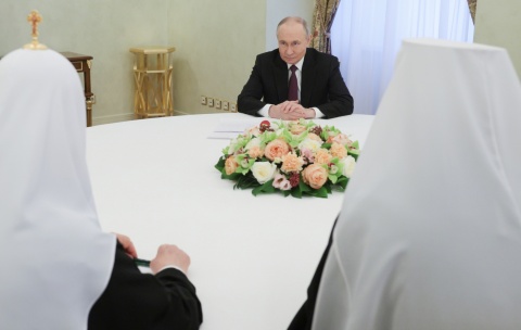 Financial Times: Putin proponuje zatrzymanie inwazji na obecnej linii frontu