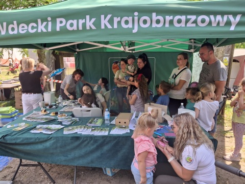 Dzień Dziecka w Tleniu. Nad wodą i w wodzie, ale bezpiecznie, bo z WOPR [zdjęcia, wideo]