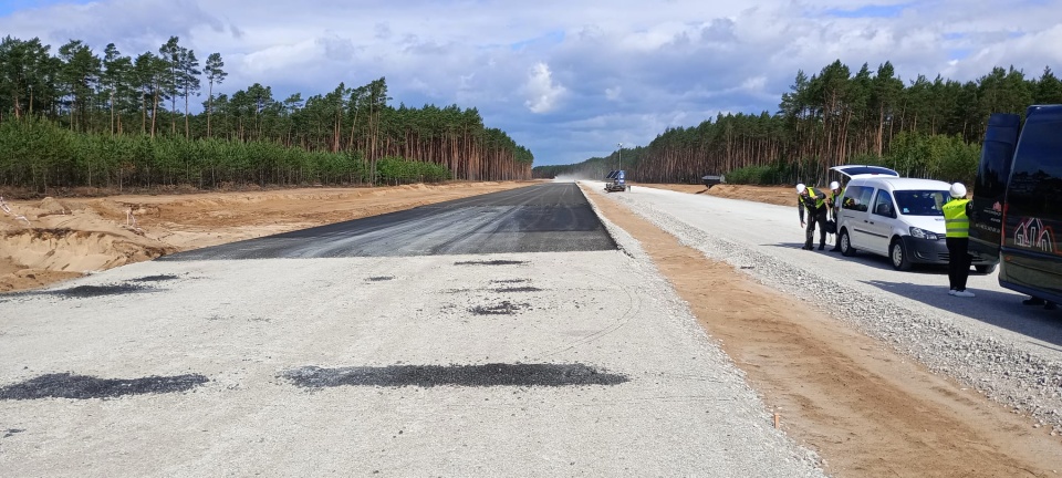 Tak postępują praca na S10. „To inwestycja o znaczeniu krajowym" [zdjęcia]